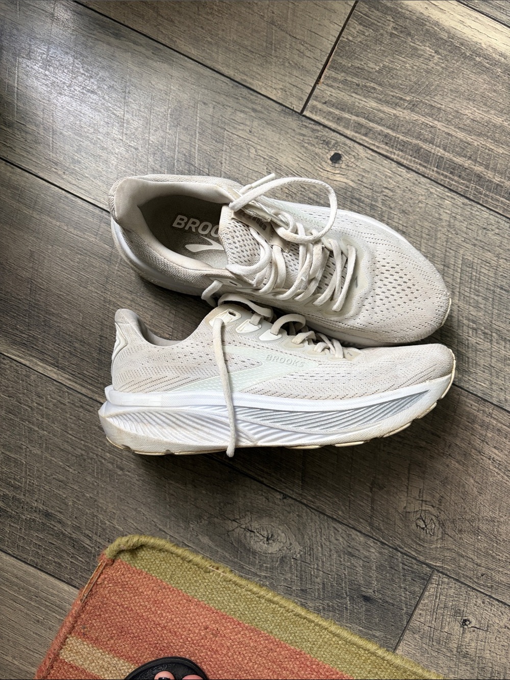 Brooks Women's Running Shoes in Light Beige/Off-White